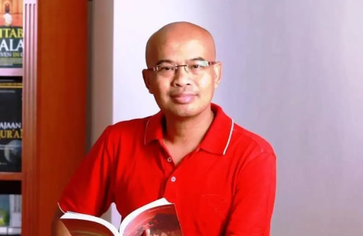 Sosok Desmond Junaidi Mahesa  yang meninggal karena sesak napas. (Sumber : Instagram/desmondjunaidimahesa)