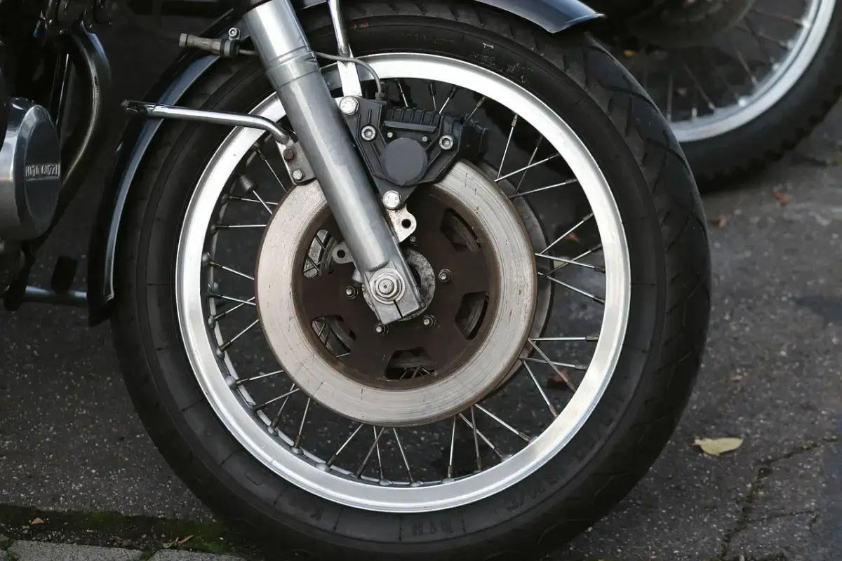Ilustrasi ban motor.