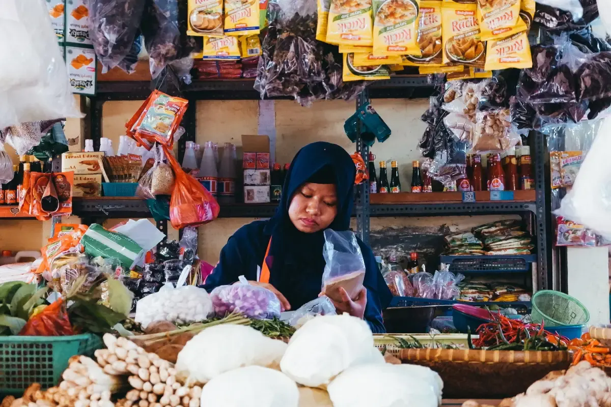 Hadits tentang jual beli. (Sumber : unsplash.com/Devi Puspita Amartha Yahya)