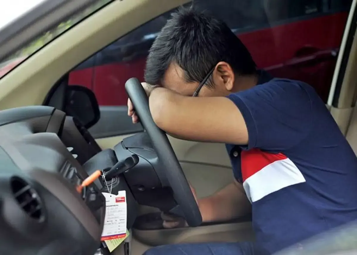 Ilustrasi istirahat sejenak tiap empat jam saat berkendara jarak jauh (Sumber : hyundaimobil.co.id)