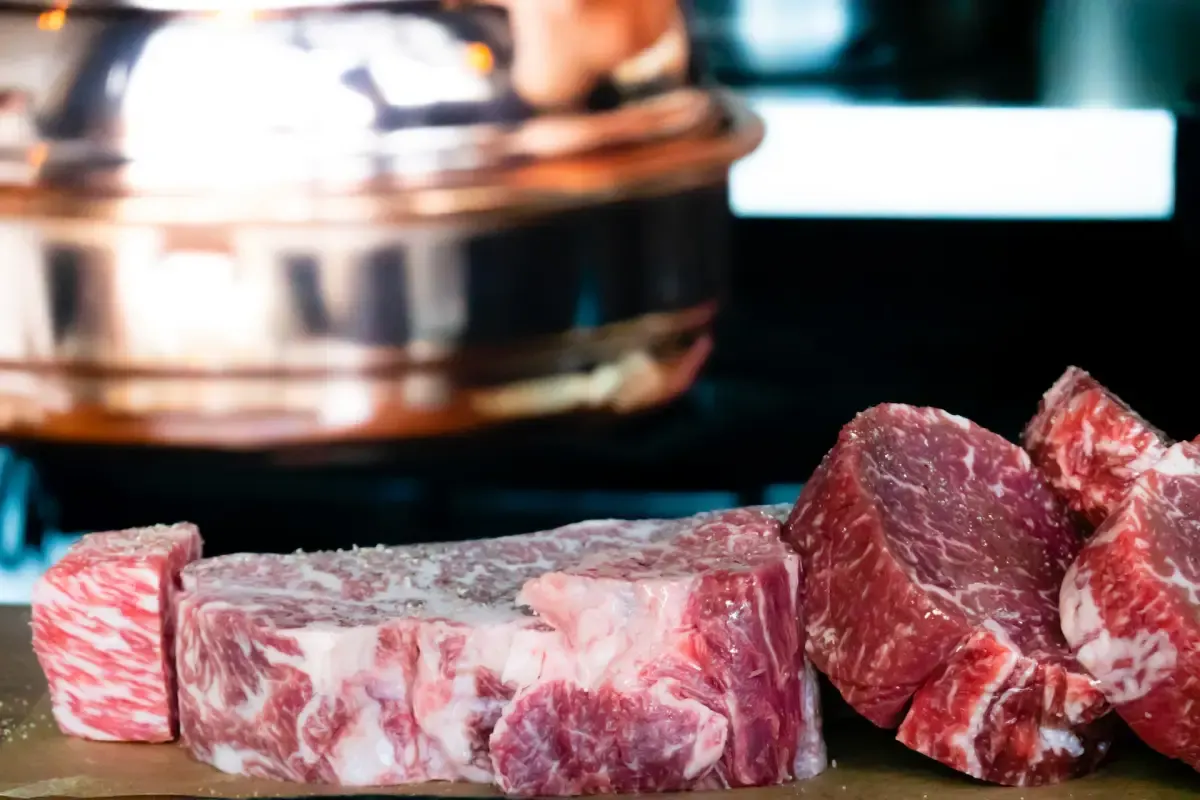 Ilustrasi daging.  (Sumber : unsplash.com/@kcy1019)