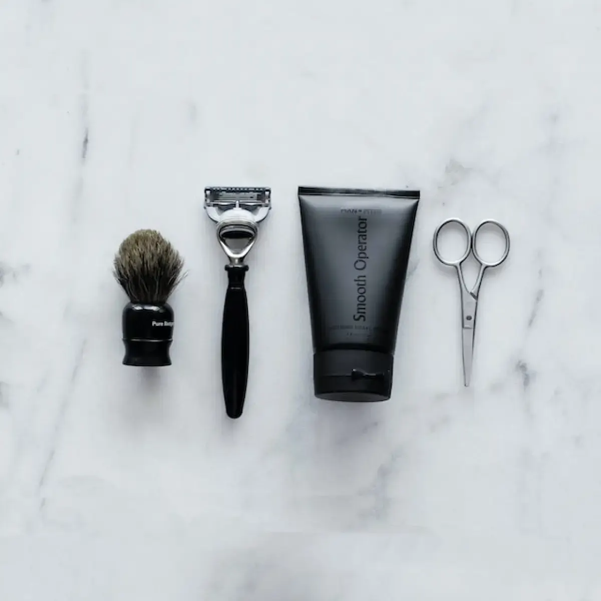 alat cukur rambut wajah atau brewok kumis (Sumber : Unsolash/The Nix Company)