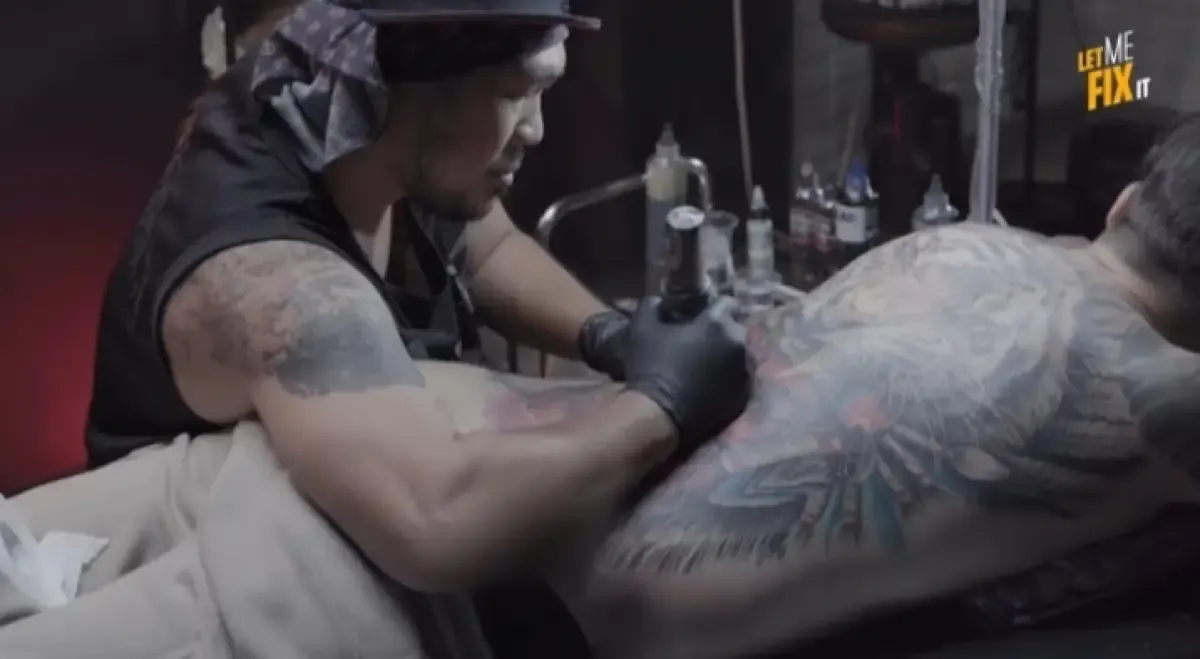Rendy hapus tato (Youtube.com/Hendric Shinigami/