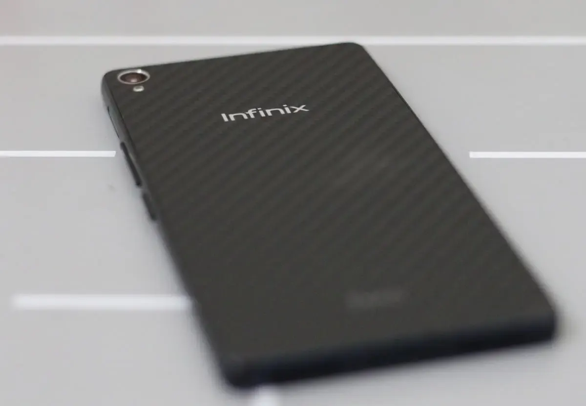 Spesifikasi, Kelebihan dan Harga Infinix Zero 2, Anti Banting Kebal Peluru Seperti Nokia 3310 Ges! (Sumber : GadgetTech)