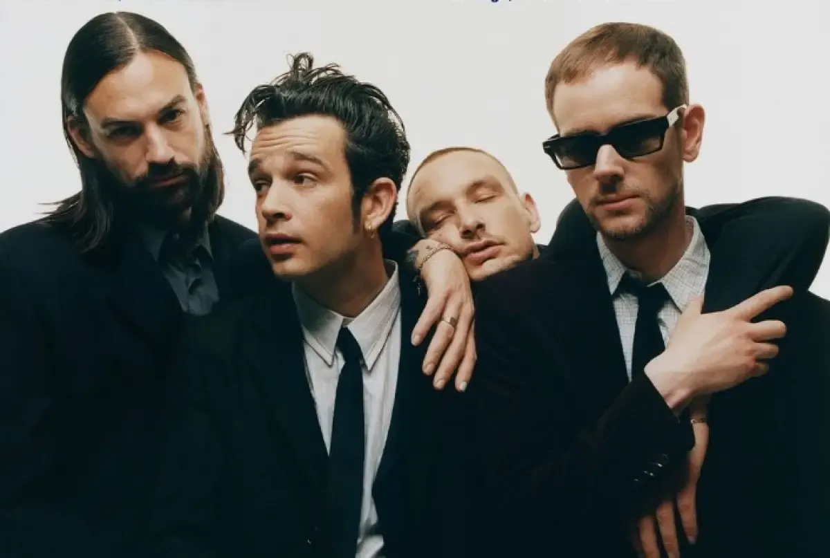 Profil Band Dan Personil The 1975 yang Dilarang Tampil di Malaysia Karena Lakukan Aksi LGBT (Sumber : Instagram/the1975)