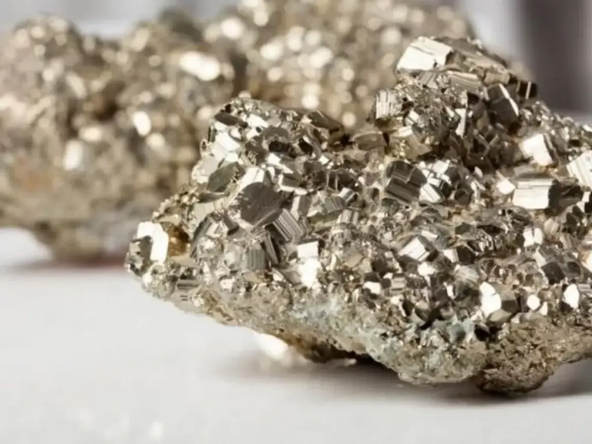 Califormium (Sumber : StoneAddict)