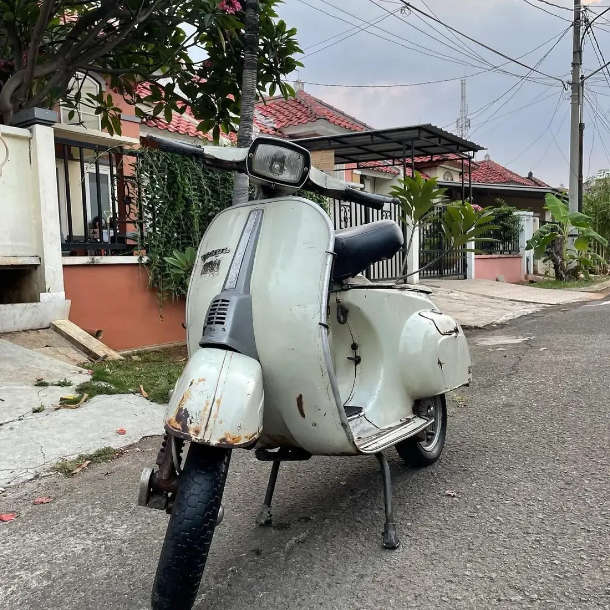 Modifikasi Vespa klasik dengan konsep vintage (Sumber : Instagram/vespaorian)