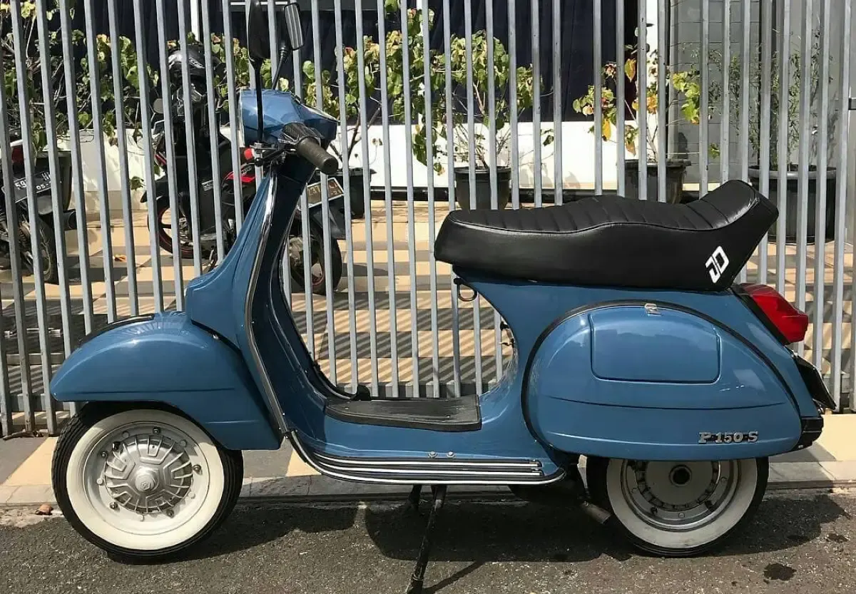 Vespa PS 150 (Sumber : Instagram/psseries)