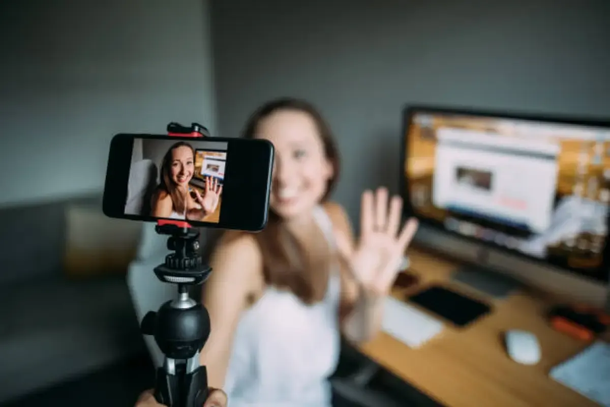 Ilustrasi: Cara menambah Followers Instagram (Sumber : Istockphoto.com)