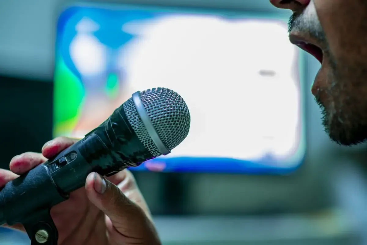 6 Aplikasi Karaoke Terbaik Untuk Android Dan iOS, Siap Jadi Penyanyi Dadakan? (Sumber : Pinterest)