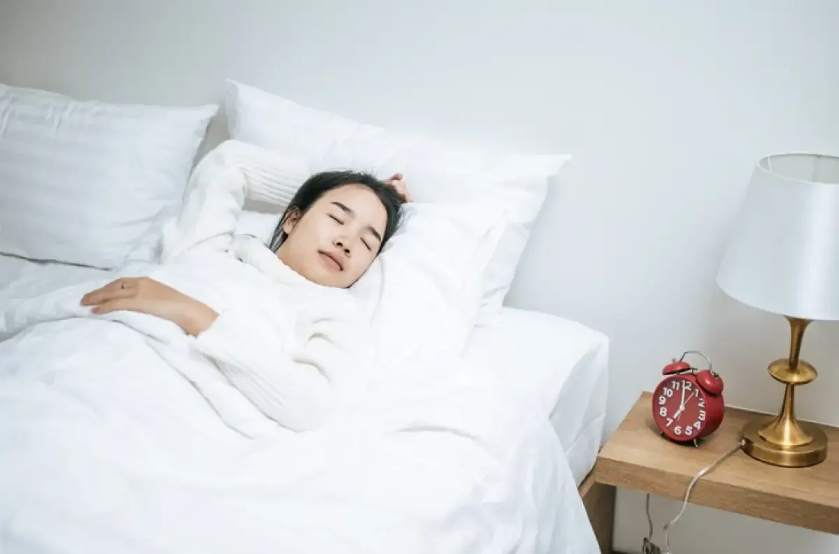 Ilustrasi seseorang sedang tidur. (Sumber : Freepik.com/jcomp)