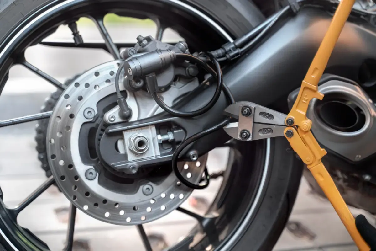 Jenis Kampas Rem, Cara Mengecek dan Ciri Kampas Rem Motor Perlu Diganti (FOTO: Freepik)