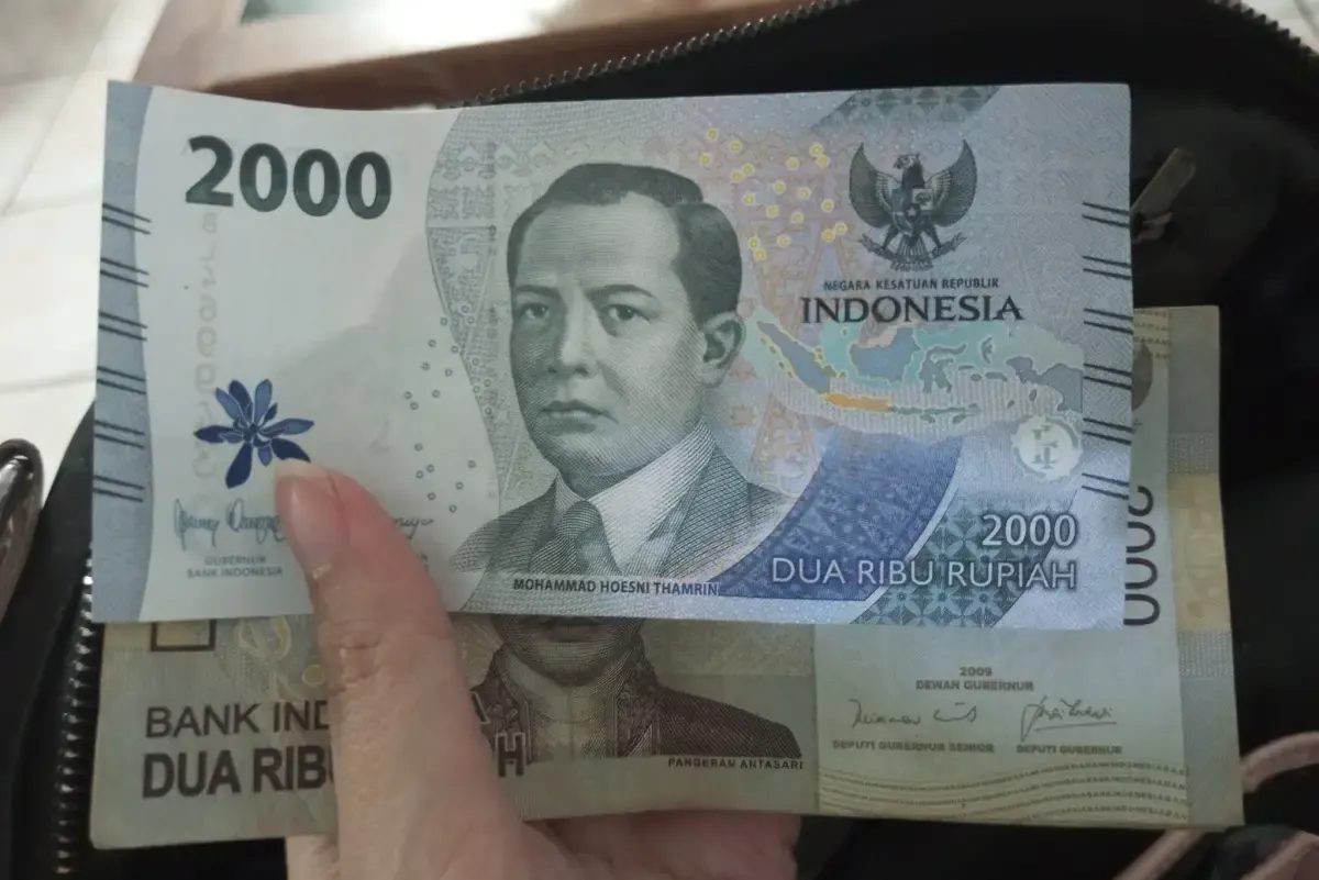 Uang kertas pecahan Rp2 ribu. (Sumber : Twitter/@btscopine)