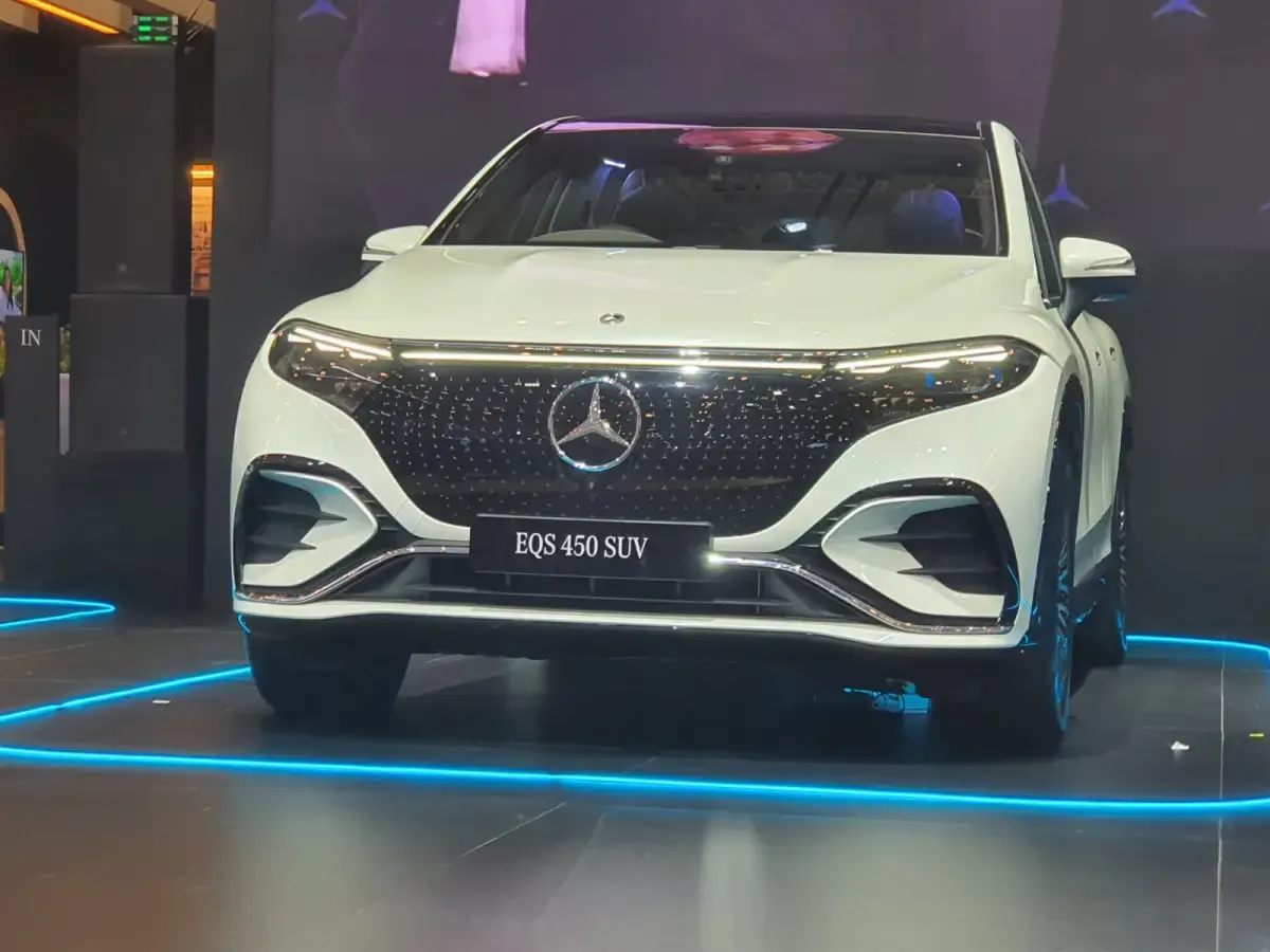 Mobil-mobil di pamerah GIIAS yang selalu tampil kinclong (Sumber : Labviral.com/Ica Juniyanti)