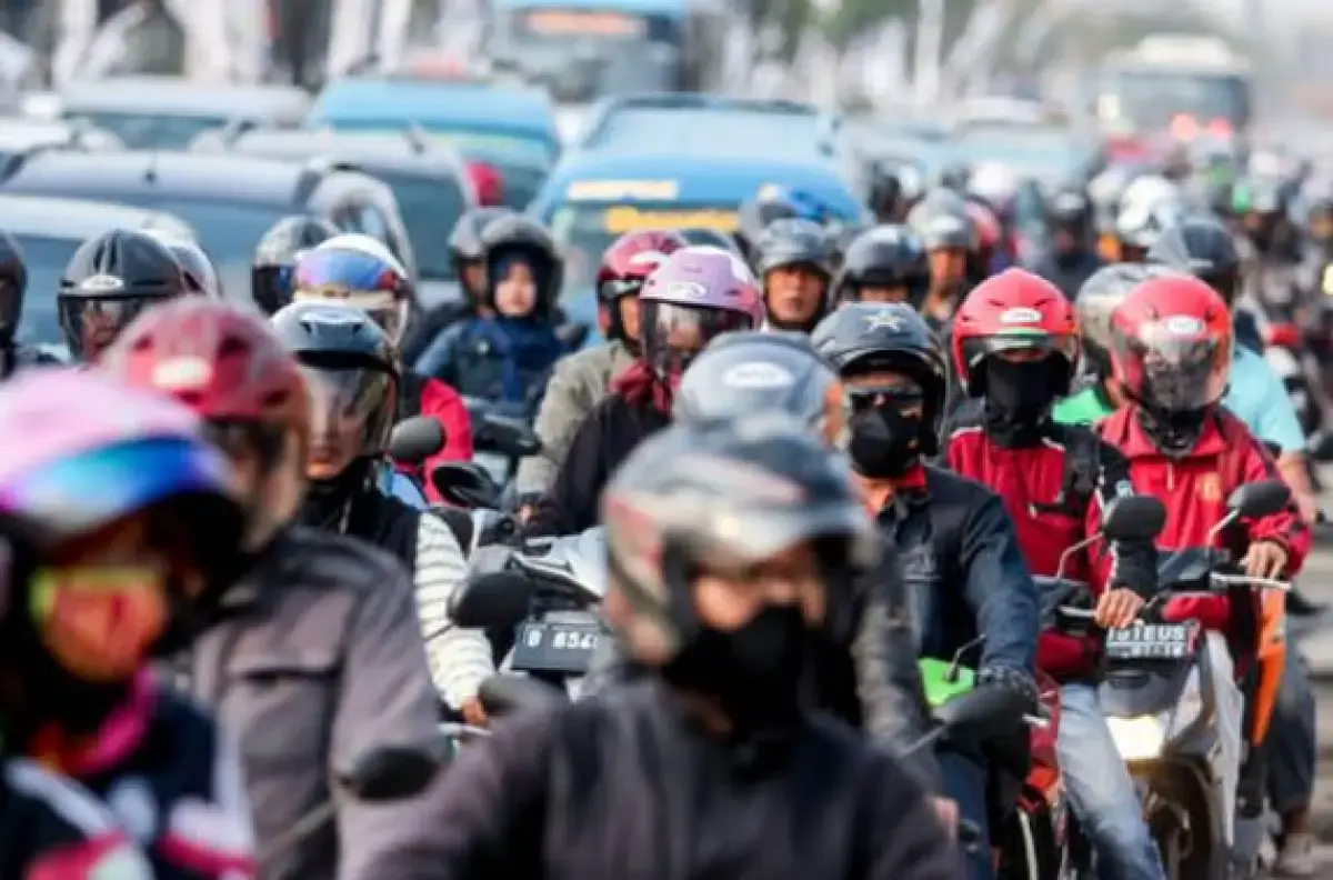 Potret pengendara sepeda motor di Indonesia.  (Sumber : wahanahonda.com)
