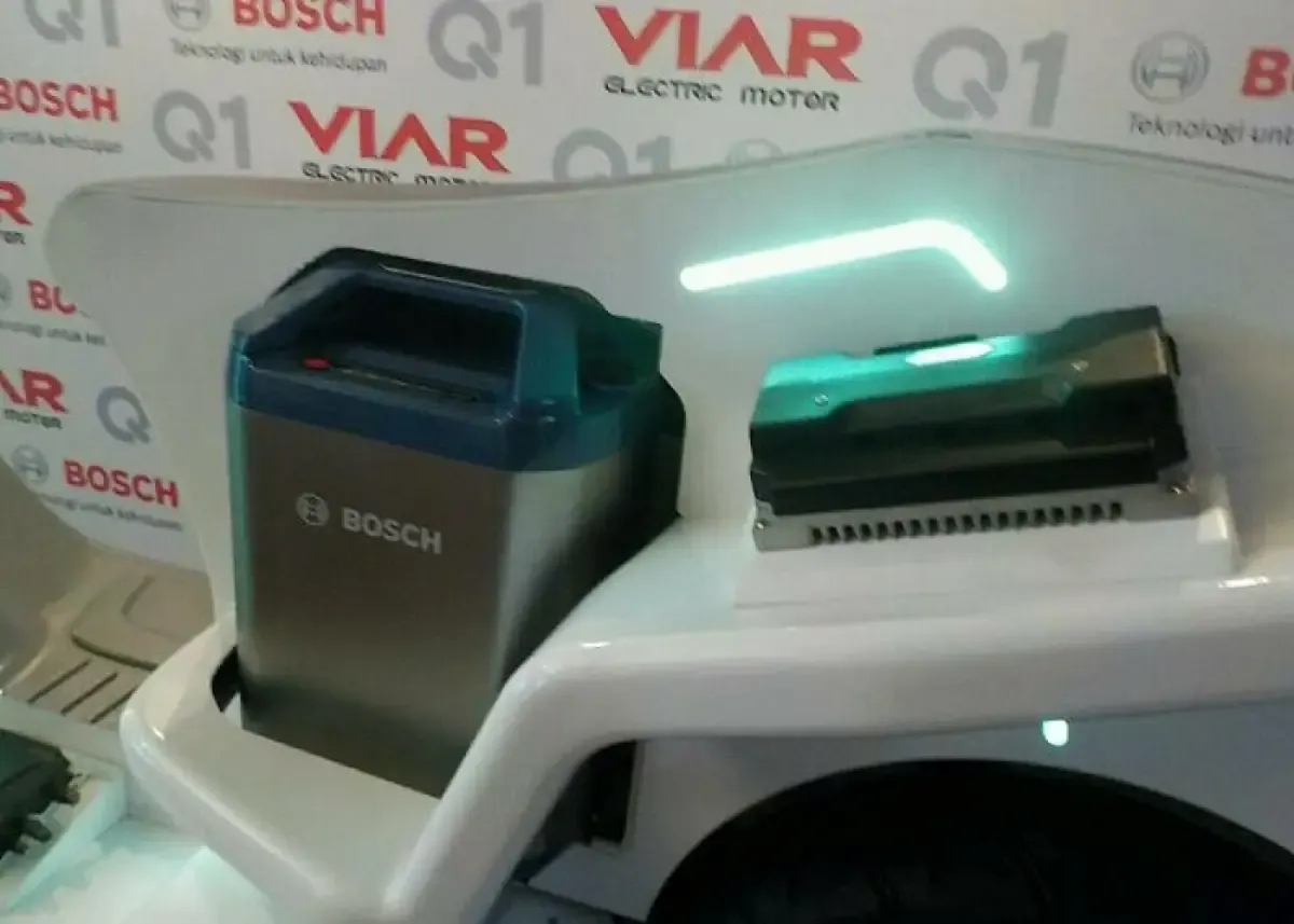 Cara Menjaga dan Mengisi Baterai Motor Listrik Agar Awet dan Tahan Lama, Mirip-mirip Menjaga Baterai HP Loh! (Sumber : e-viar.com)