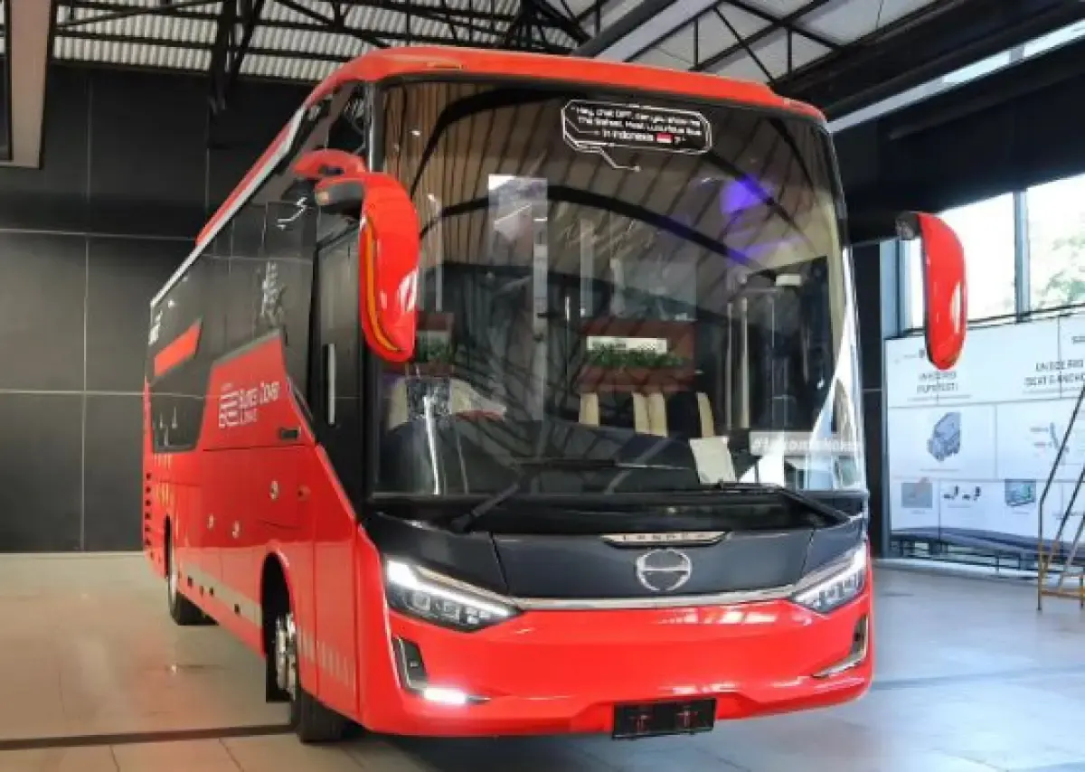 Bus Hino dengan bodi Legacy SR 3  (Sumber : Instagram/laksanabus)