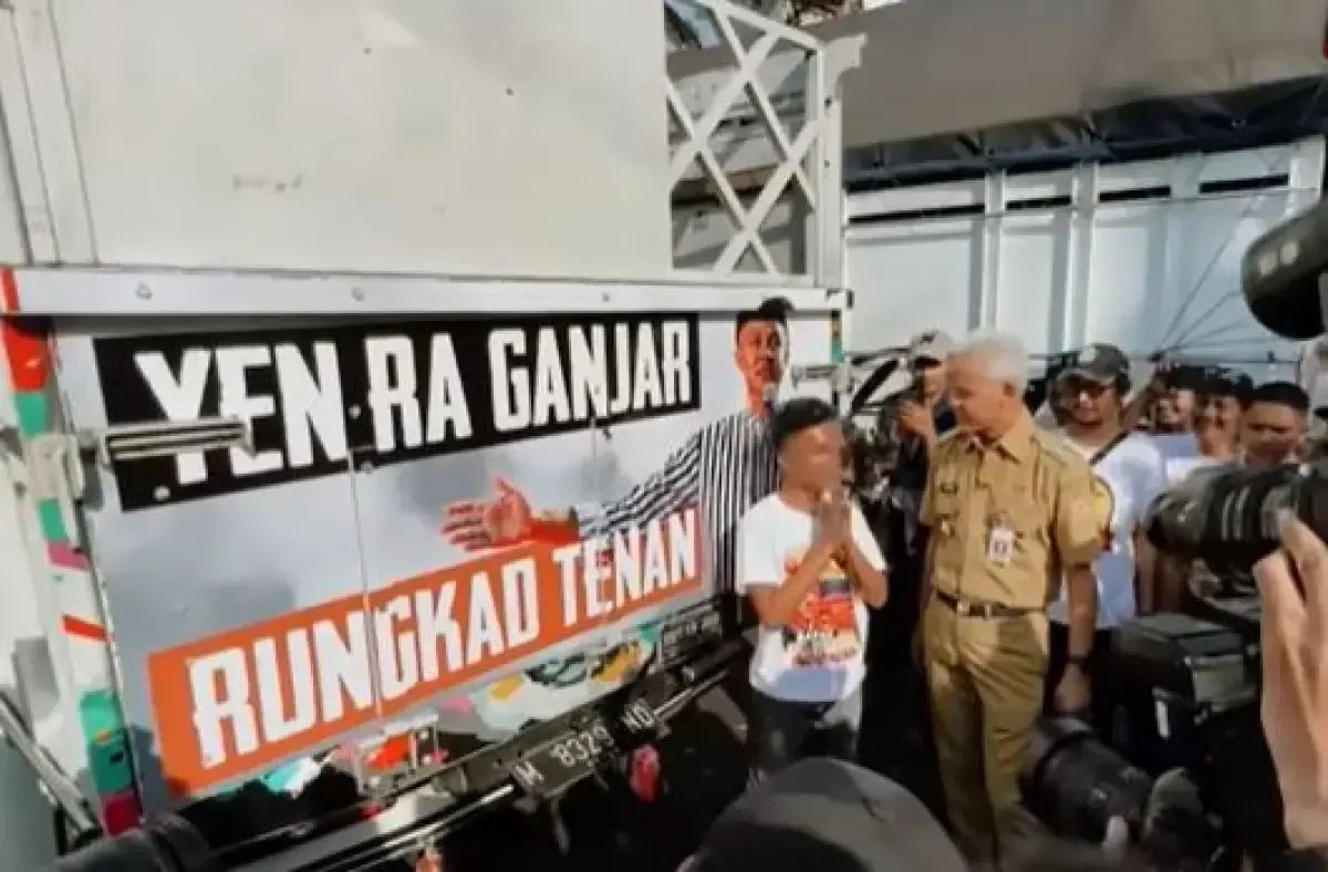 Ganjar Pranowo dinobatkan sebagai Bapak Truk Nusantara.  (Sumber : Youtube/Ganjar Pranowo)
