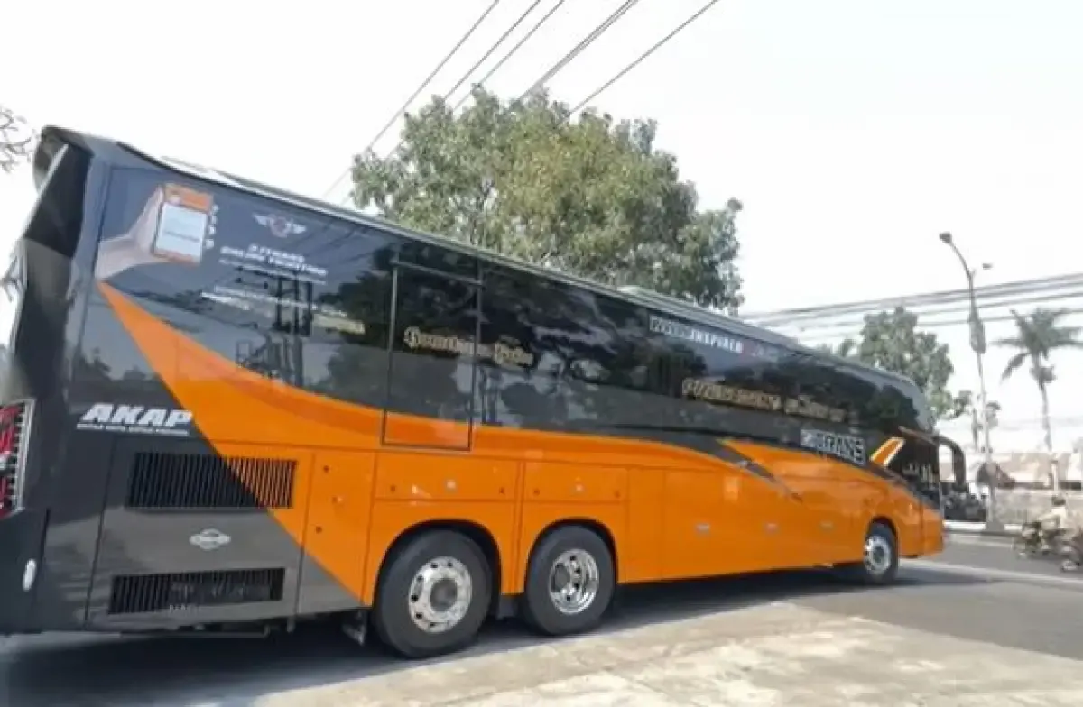 Tampilan ganteng Tronton Avante H9 Volvo B11R Euro 5 27 Trans  (Sumber : Youtube/Bima Rahmatullah)