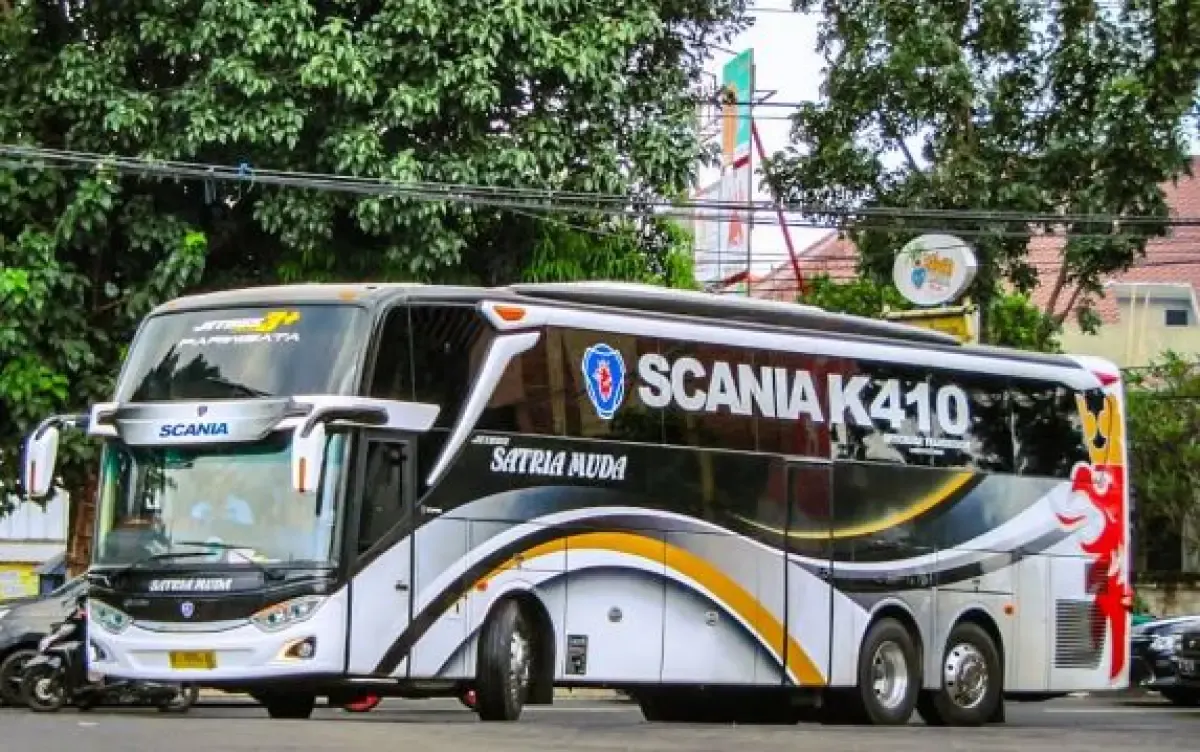 Unit tronton pertama di Indonesia Scania K410 yang dimiliki PO Satria Muda.  (Sumber : Facebook/Ypr_photo)