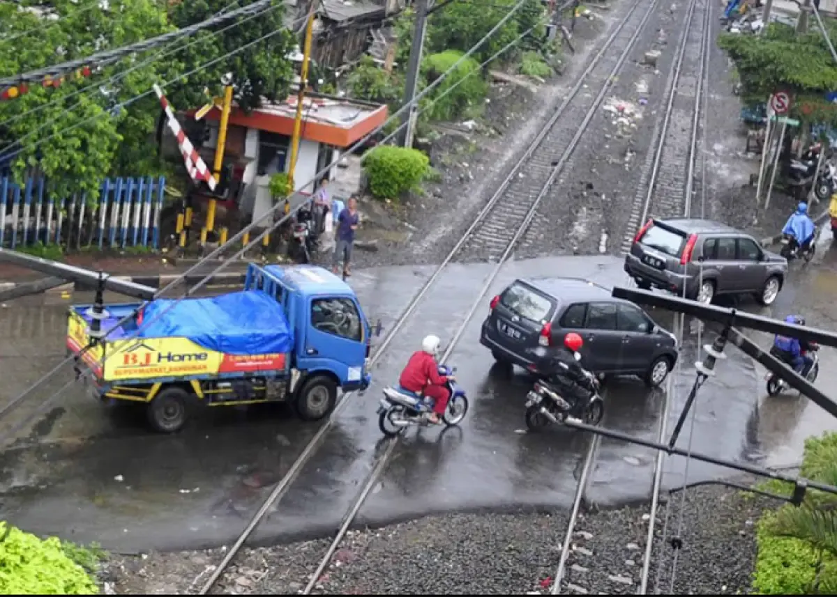 Wajib Ekstra Hati-hati! 7 Tips Aman Mengemudi Mobil di Perlintasan Kereta (FOTO: Toyota.astra.co.id)