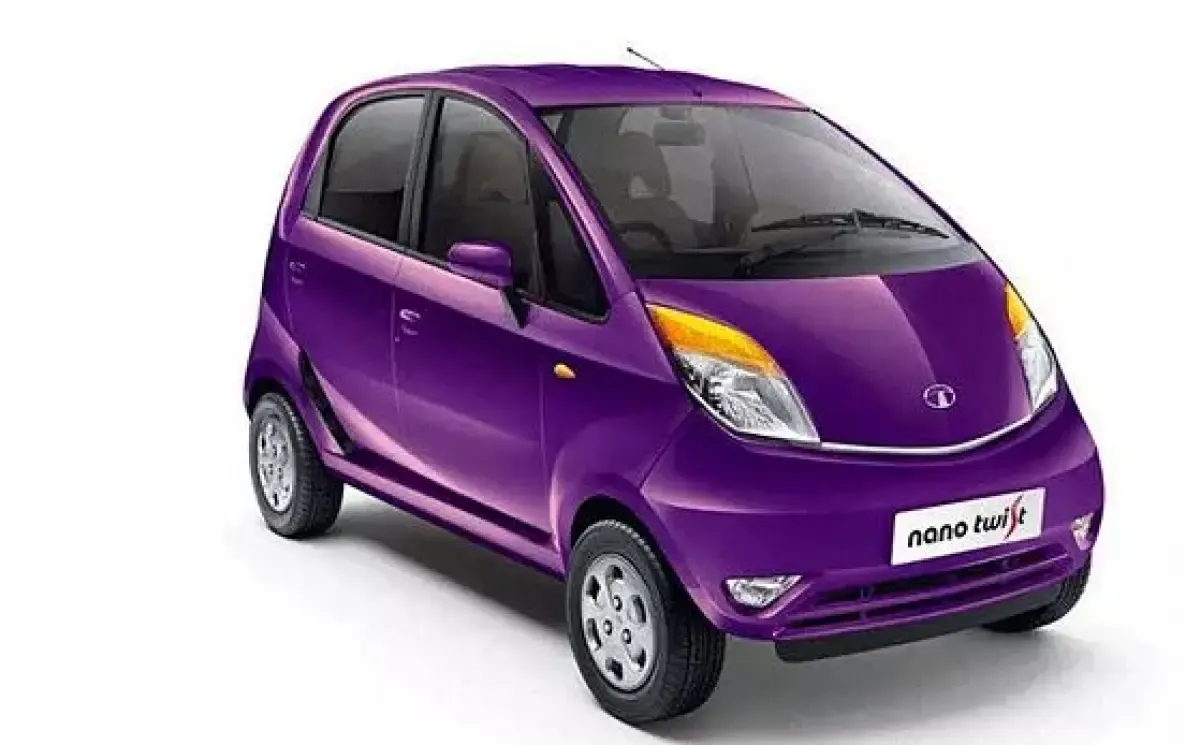 Mobil Tata Nano  (Sumber : carwale.com)