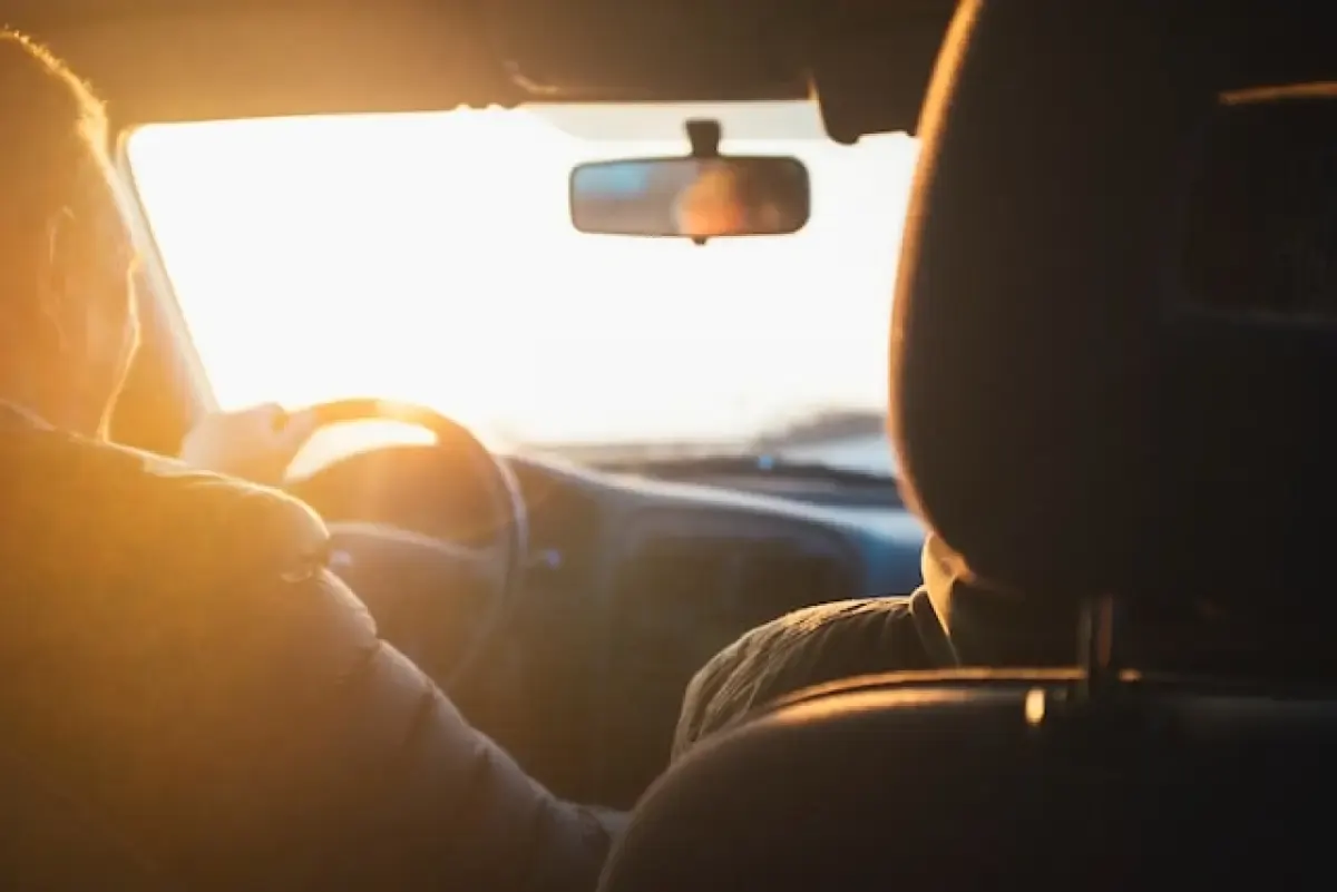 9 Langkah Mencegah Anak Mabuk Perjalanan di Mobil, Terutama Saat Liburan (FOTO: Unsplash/Darwin Vegher)