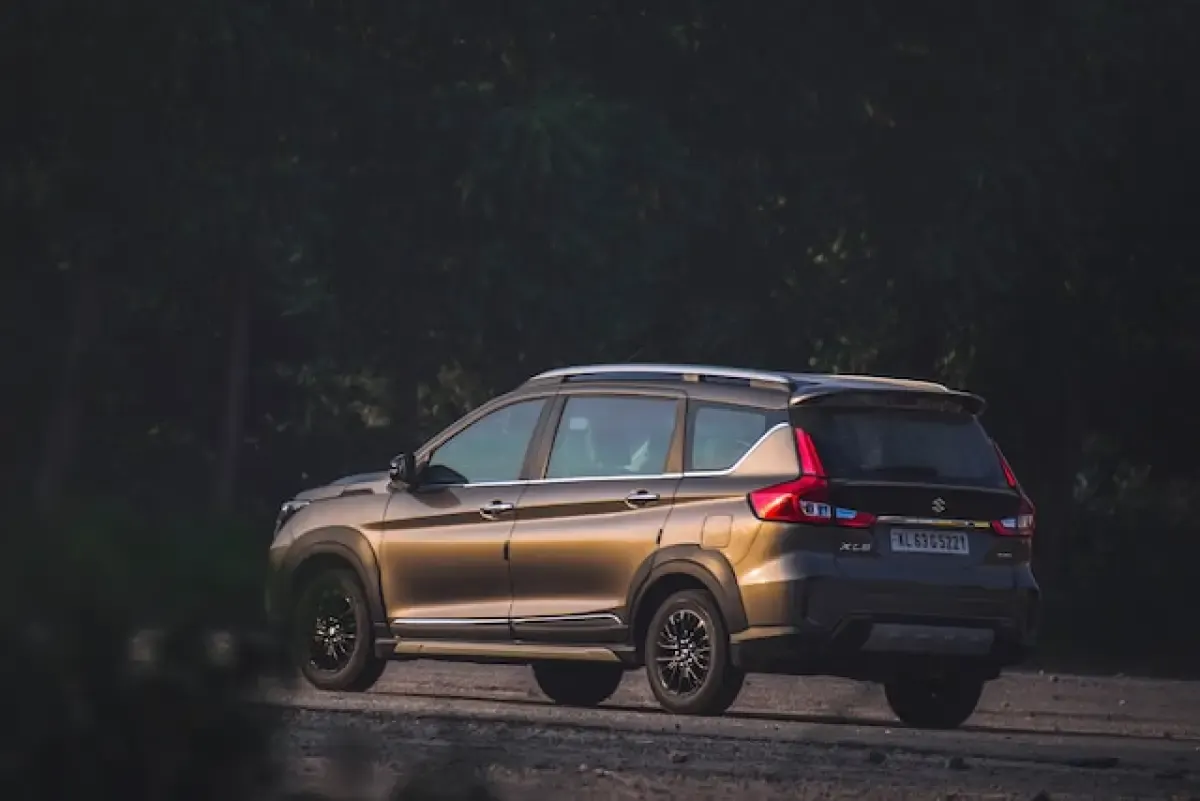 Ilustrasi mobil MPV  (Sumber : unsplash.com/@harsh8867)