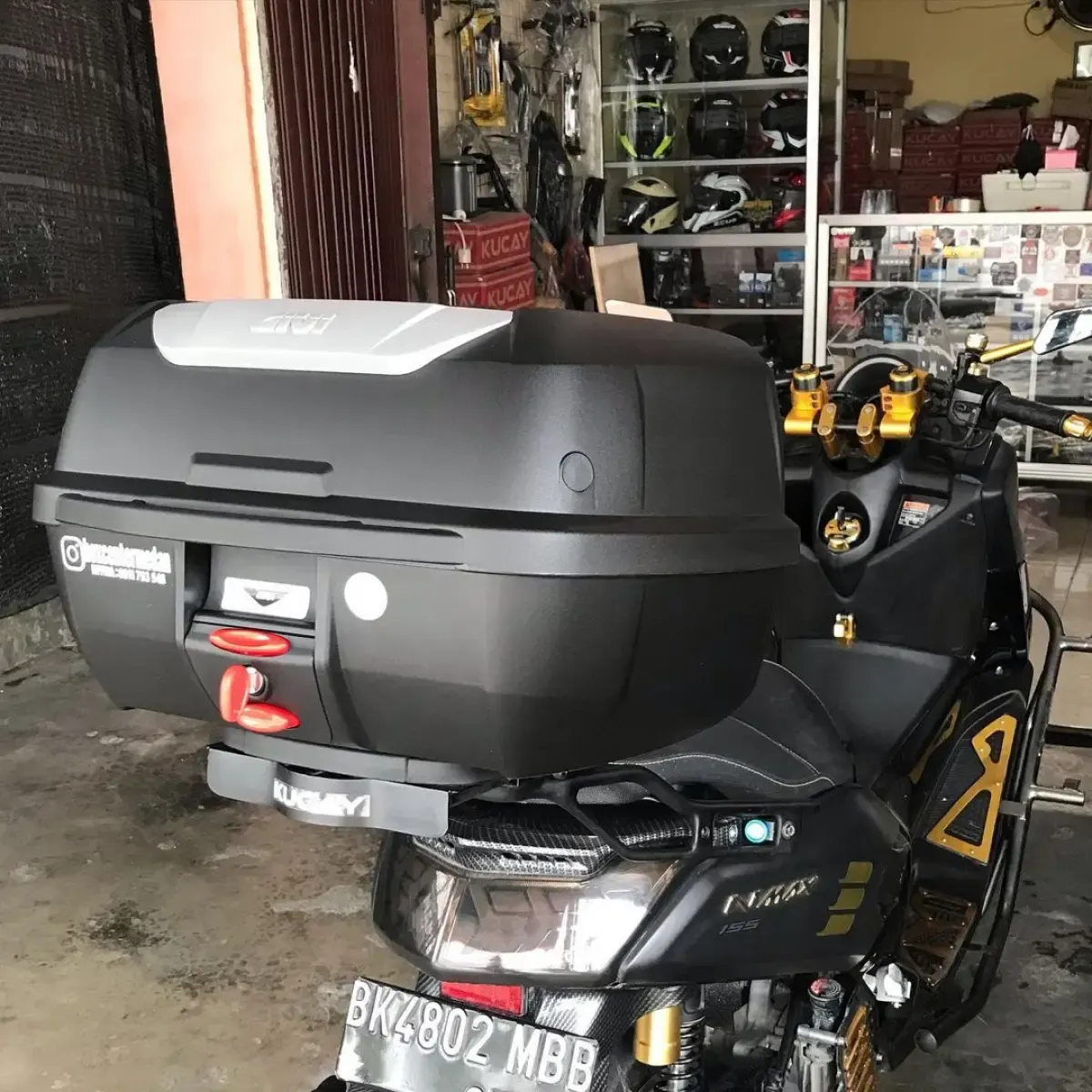 Ilustrasi sepeda motor dengan box dibagian belakang (FOTO: Instagram.com/boxcentermedan)