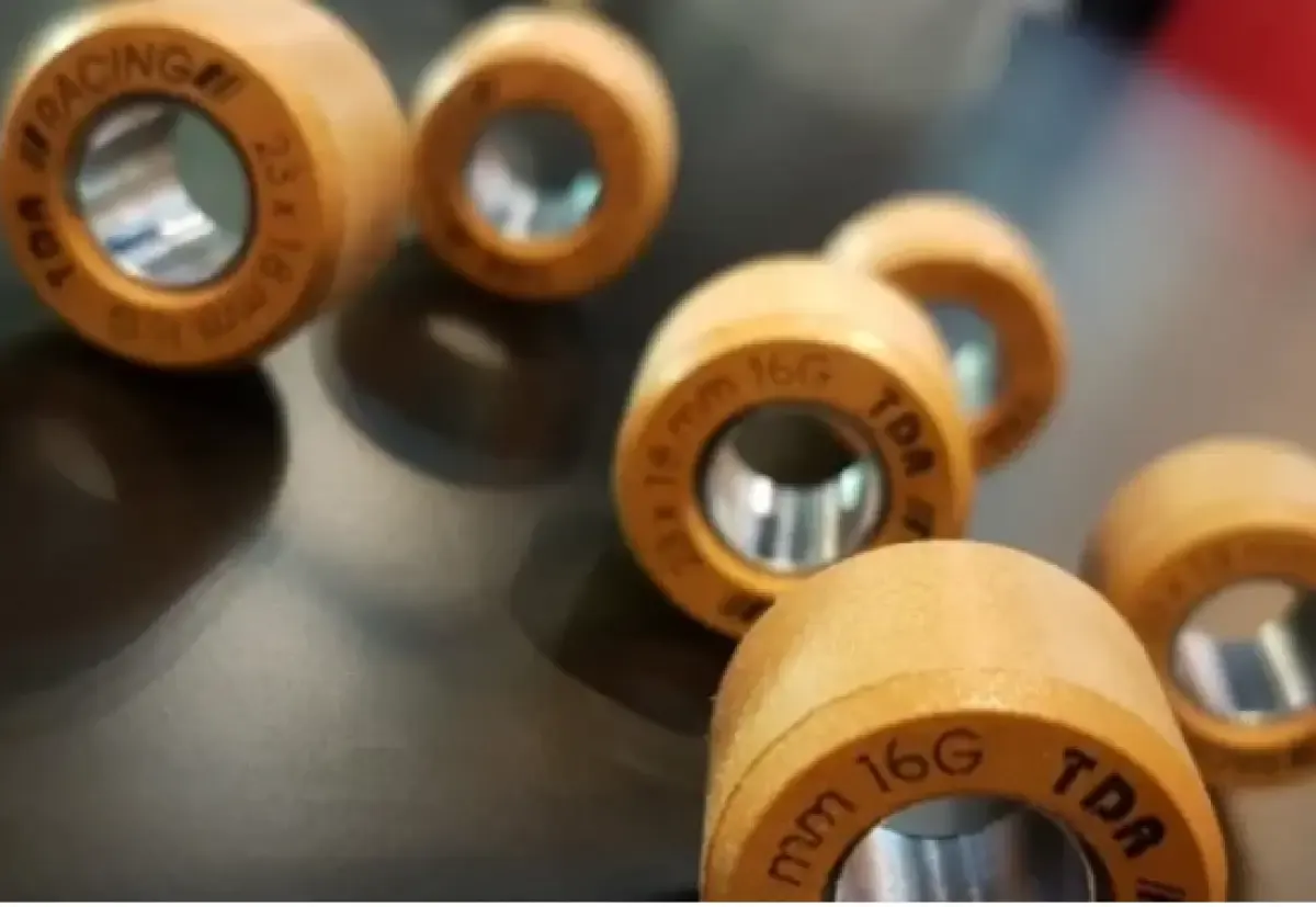 Ilustrasi roller weight teflon merek TDR (Sumber : tdr-racing.com)