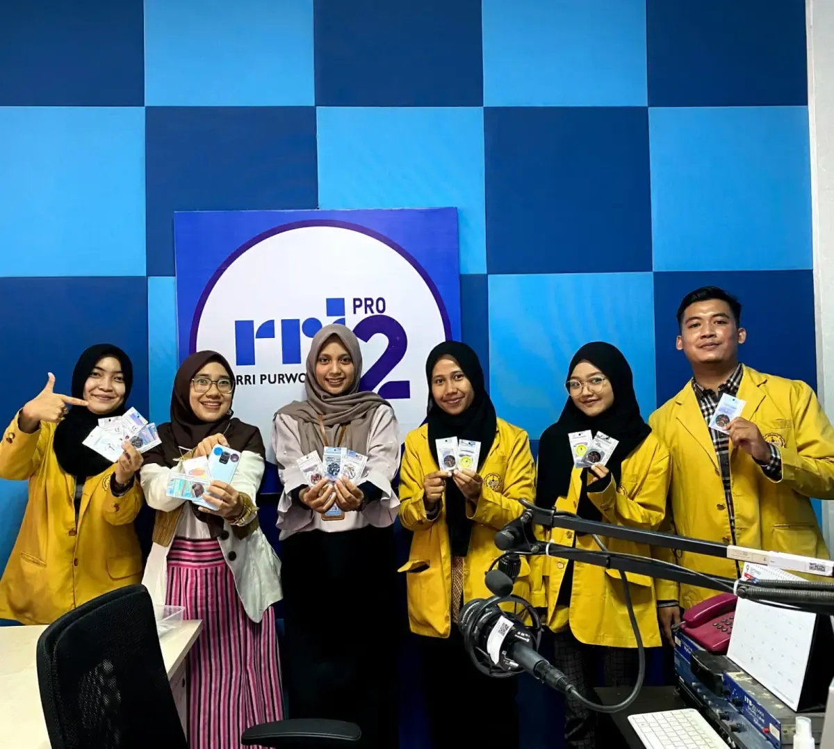 Mahasiswa Unsoed ciptakan stiker antiradiasi motif batik dari lidah mertua (Sumber : dok.unsoed)