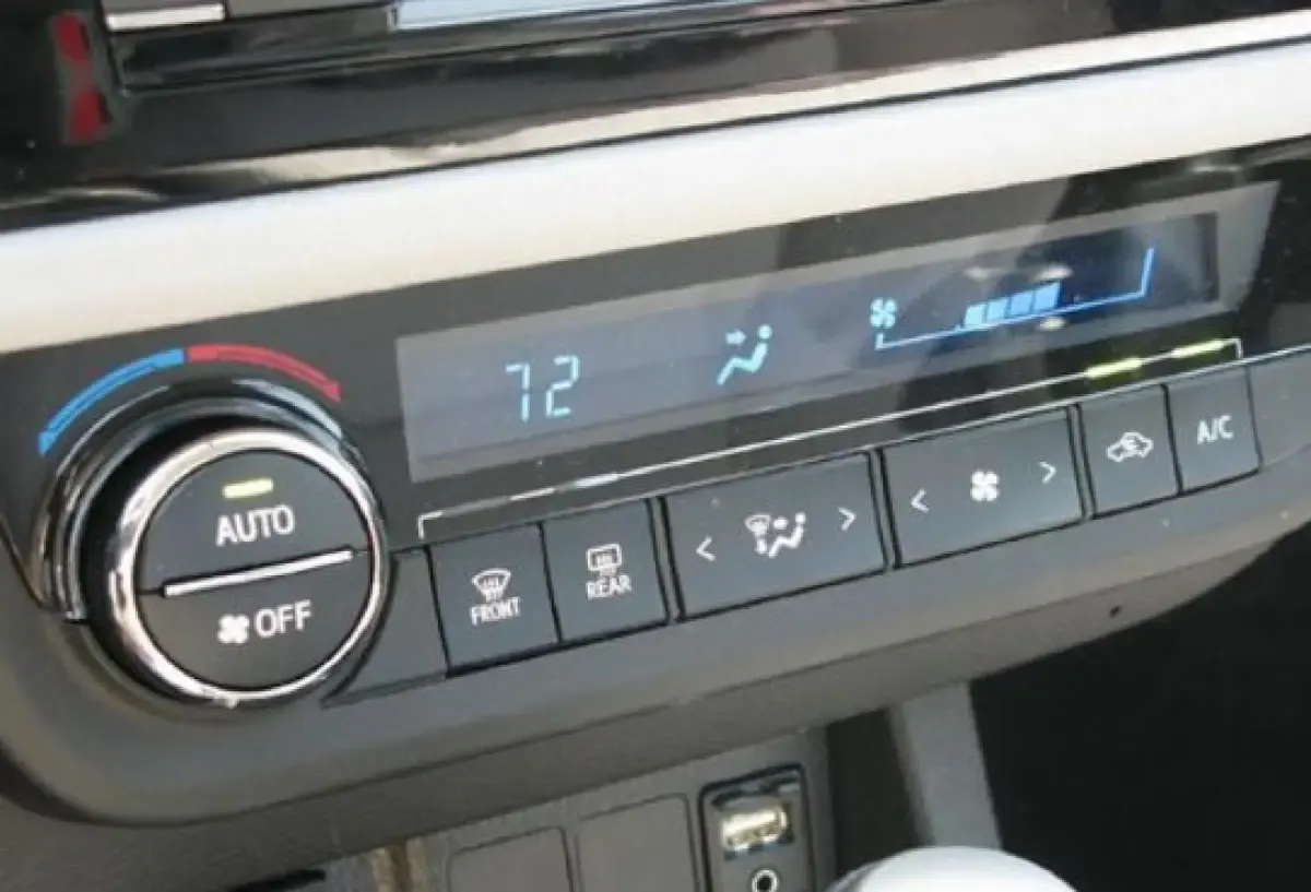 AC Mobil Kamu Panas? Mungkin 9 Penyebab AC Panas Ini Jadi Biangnya (FOTO: Auto2000)