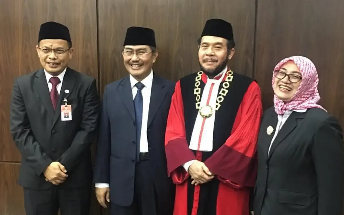 Mantan Ketua Mahkamah Konstitusi (MK) Jimly Asshiddiqie bersama Anwar Usman (Sumber : Instagram/jimlyas)