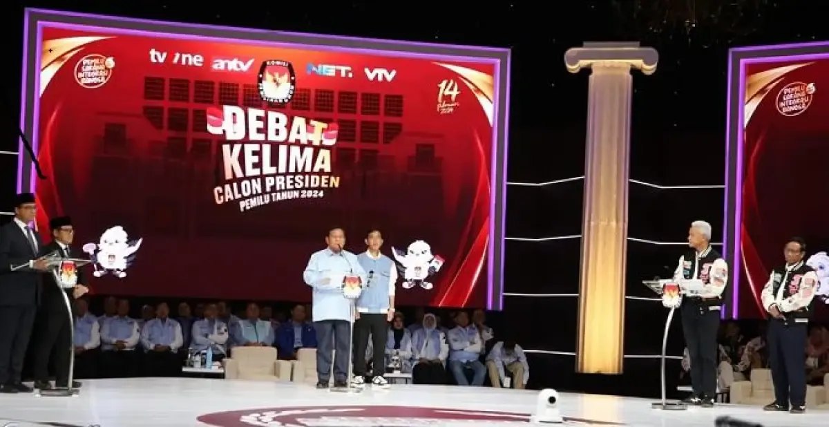 Potret para capres/cawapres pada acara debat kelima Pilpres 2024, Minggu (4/2/2024).  (Sumber : Instagram/kpu_ri)