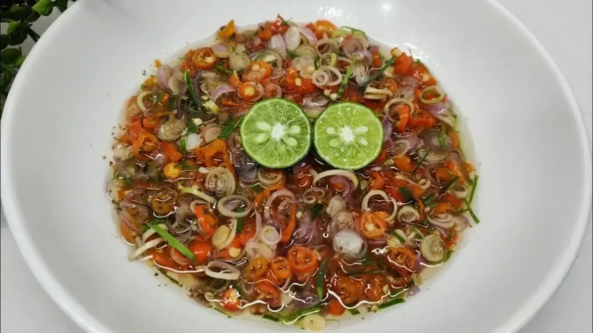 Resep Sambal Matah Asli Bali (Sumber : YouTube/ CR COOK)