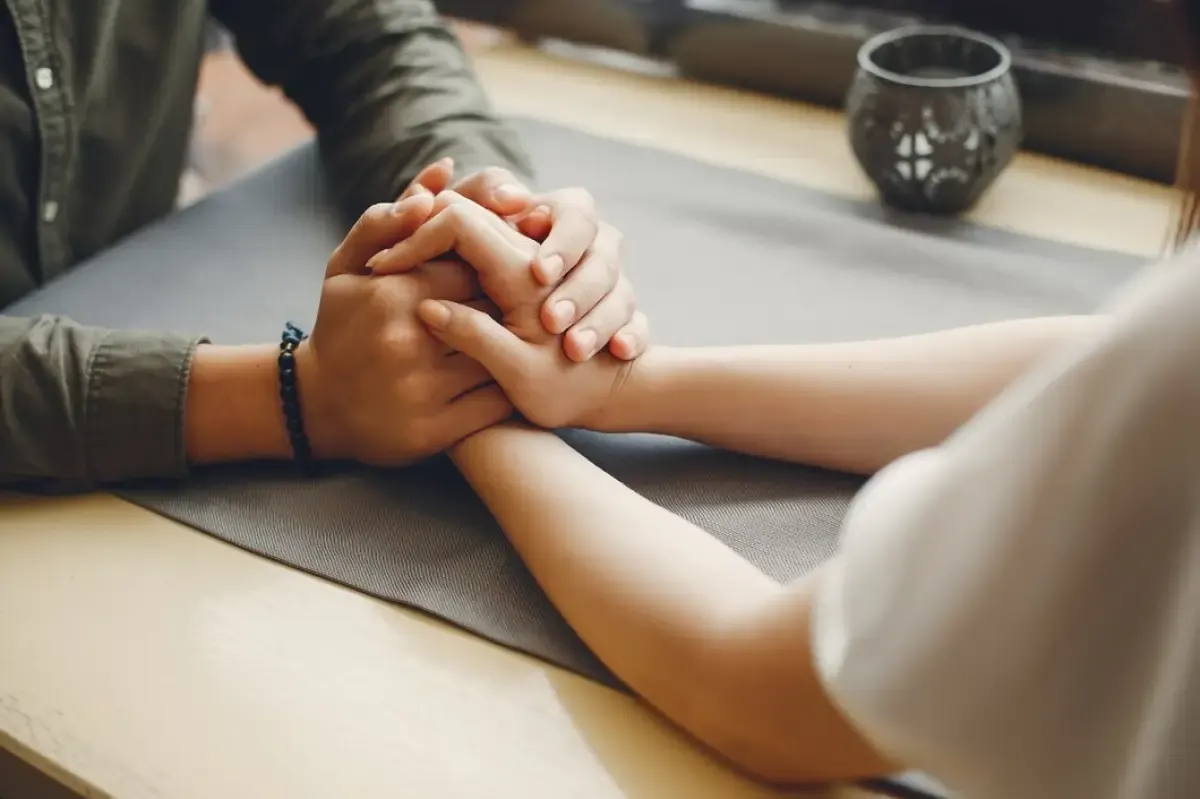 Tidak Pernah Gagal, 10 Gombalan Romantis Lucu ini Selalu Sukses Timbulkan Senyum Manis Gadis Kota Mojokerto, Berani Mencobanya? (Sumber : Freepik.com)