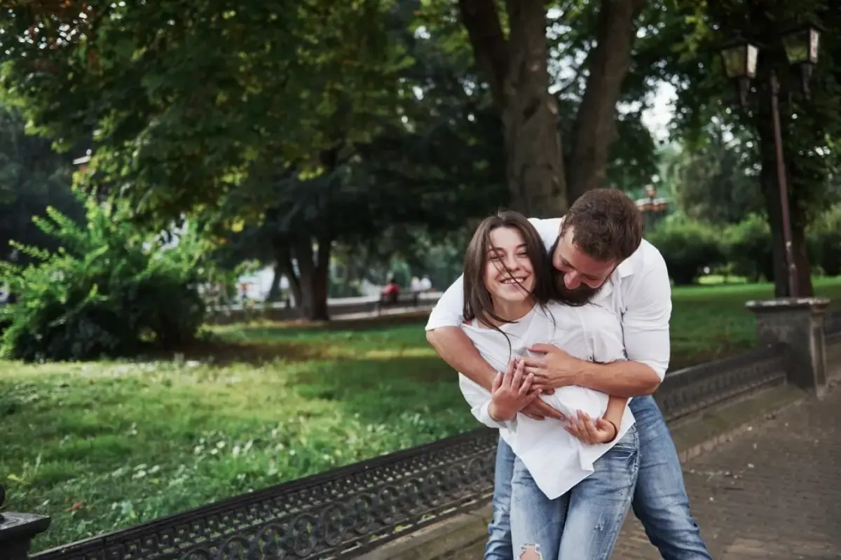 Mengocok Perut dan Juga Hati Para Wanita, Seperti ini 20 Gombalan Romantis Lucu Buat Gadis Semarang (Sumber : Freepik.com)