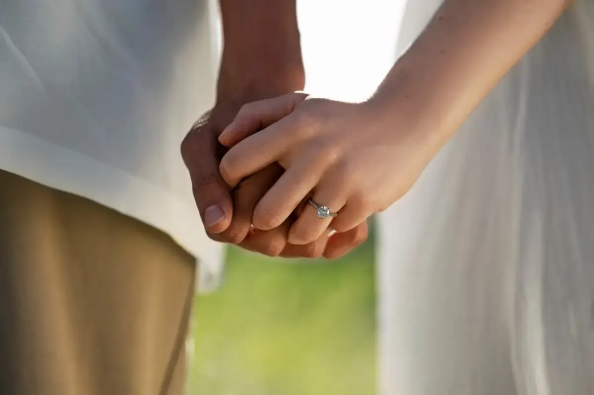 20 Gombalan Romantis Lucu yang Bikin Terpesona, Panduan Praktis untuk Sukses PDKT dengan Gadis Kota Tegal (Sumber : Freepik.com)