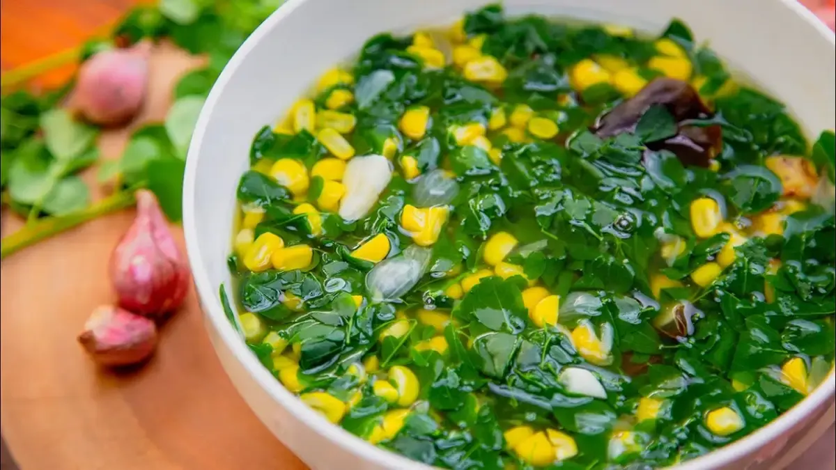 Resep sayur kelor (Sumber : YouTube.com/Delish Tube)