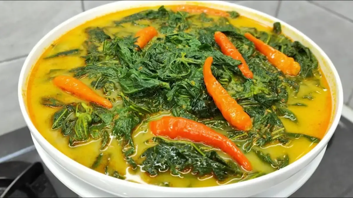 Resep sayur daun singkong (Sumber : YouTube/CR COOK)