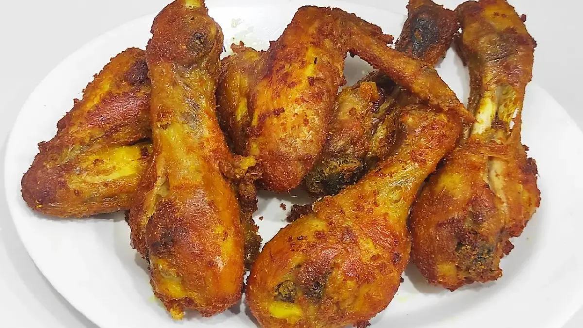 Resep ayam goreng kunyit (Sumber : YouTube.com/Hilsa Maspupah)