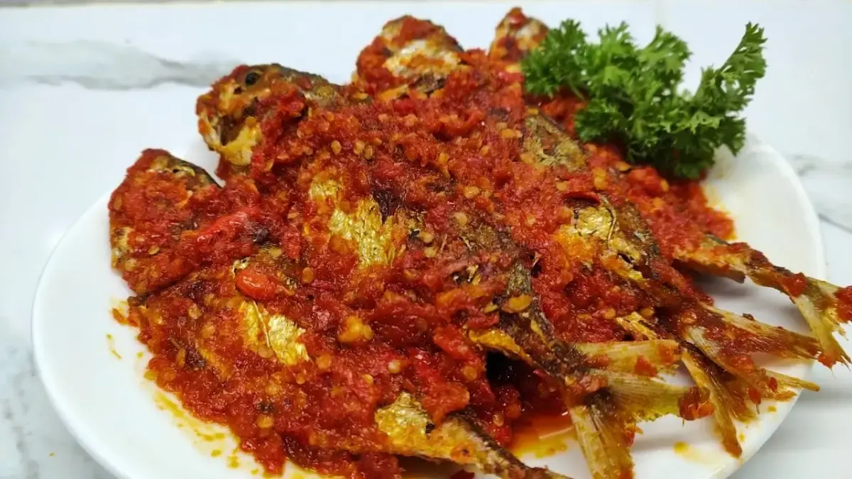 Resep ikan kembung balado (Sumber : YouTube/CR COOK)