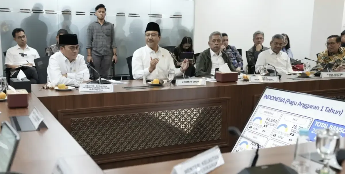 Rapat koordinasi terbatas di Kementerian Koordinator Bidang Pangan, Jakarta, Kamis (10/4/2025). (Sumber: Kemensos)