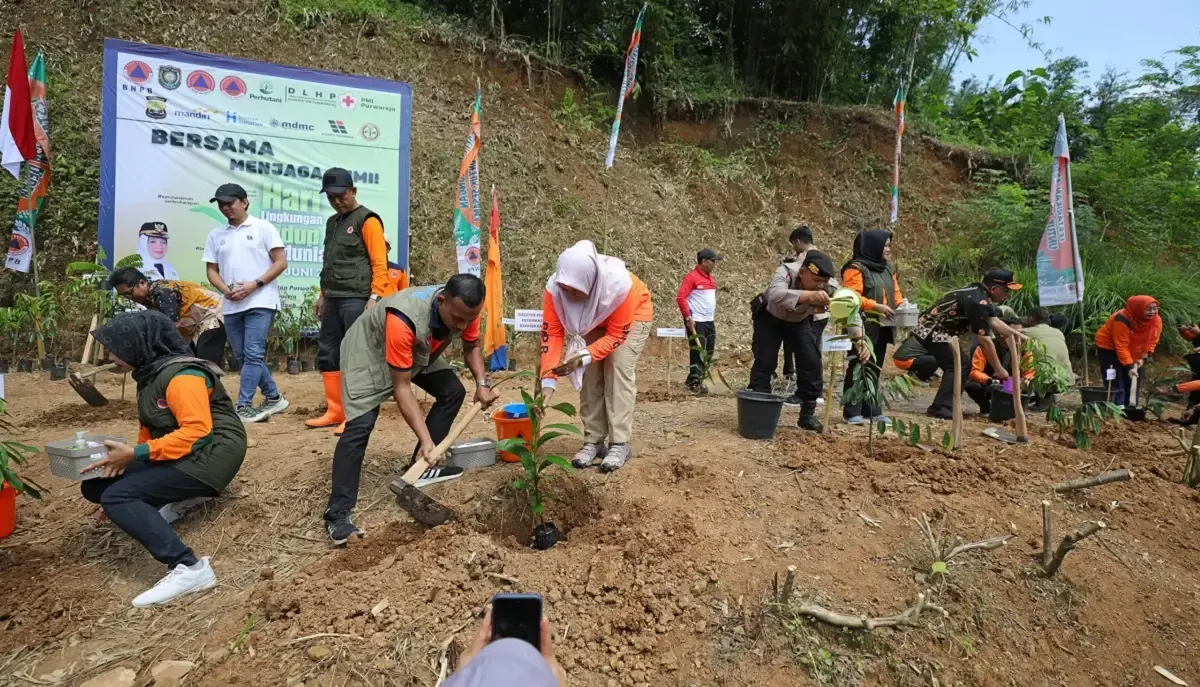 Pemulihan Pascabencana di Purworejo, BNPB Salurkan 5.880 Bibit Pohon (Sumber : Dok. BNPB)