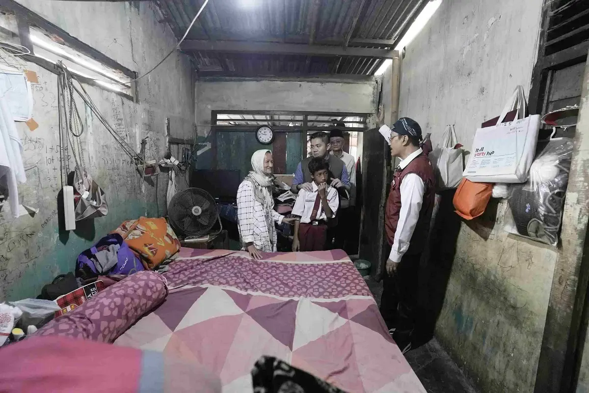 Pejabat Negara Kunjungi Rumah Galih, Simbol Harapan dari Sekolah Rakyat (Sumber : Dok. Kemensos)