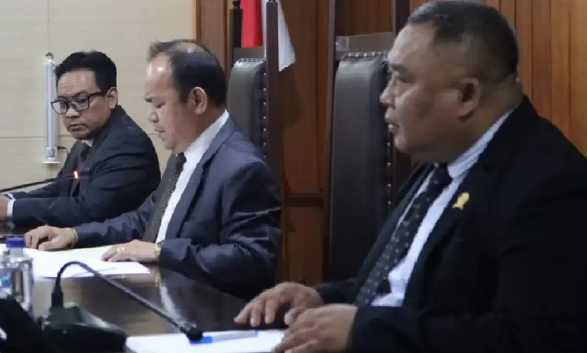 Ketidakhadiran Terlapor, Sidang KPPU Terkait PT Laboratorium Medio Pratama Ditunda (Sumber : Dok. KPPU)