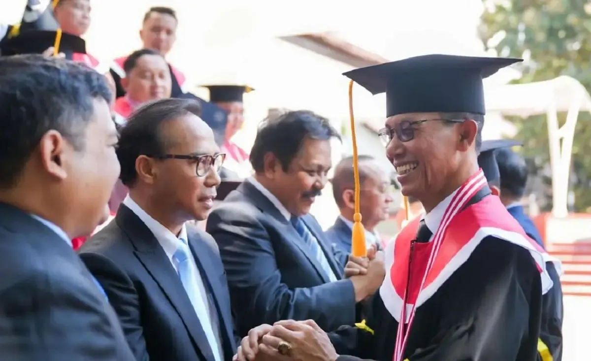 Amsakar Achmad Sandang Gelar Doktor, Siap Perkuat Investasi Batam Lewat Kajian Strategis (Sumber : Dok. BP Batam)