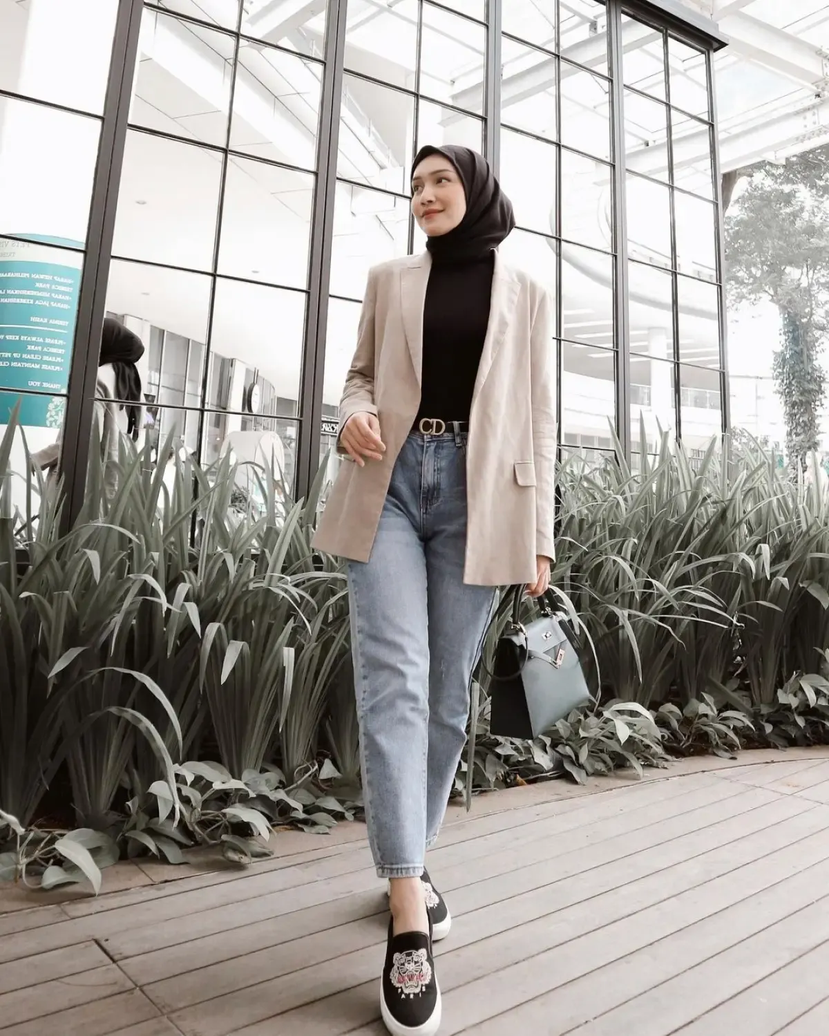 Outfit melody (Instagram.com/melodyprima)