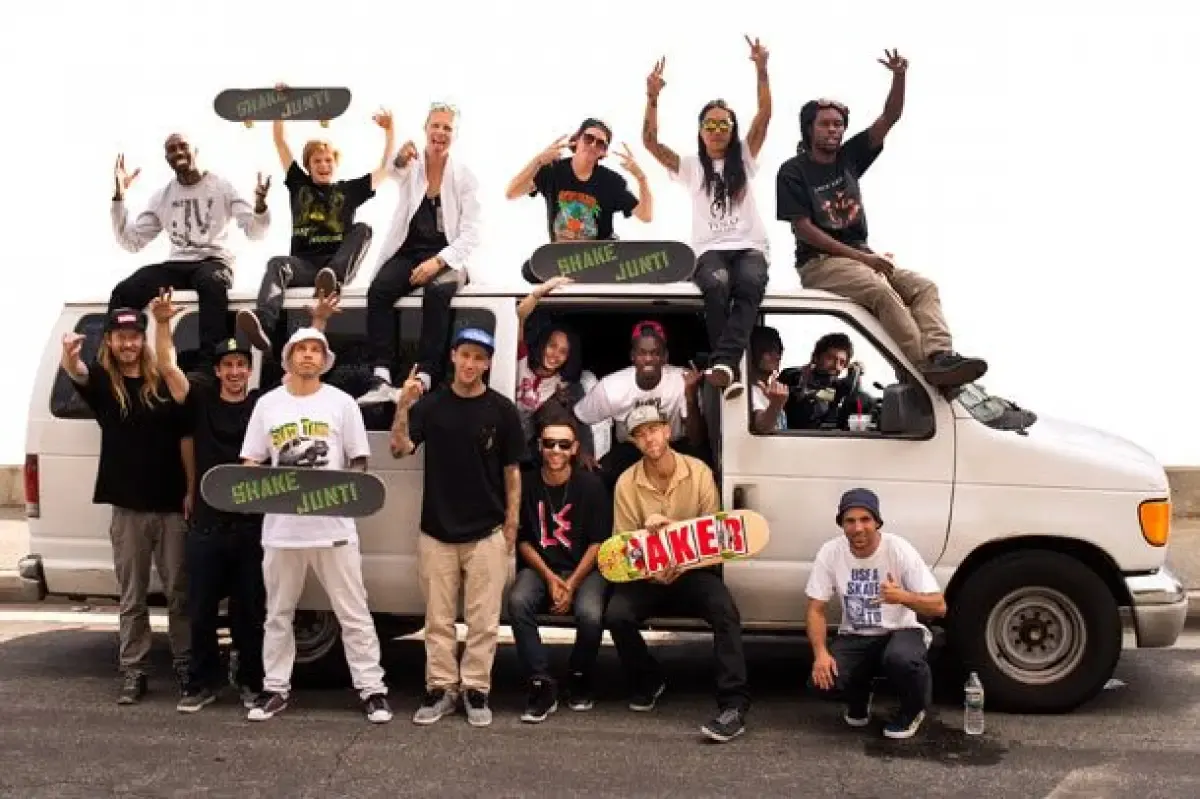 Inspirasi Komunitas Skateboard (Sumber : sumber: pinterest.com)