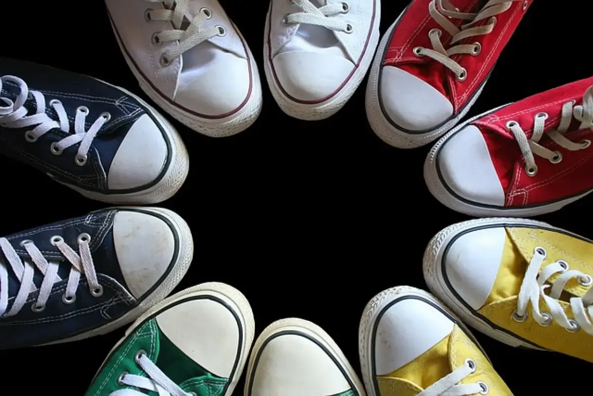 ikustrasi Sneakers Limited Edition vs Regular (Sumber : PIXABAY / Alexas_Fotos)
